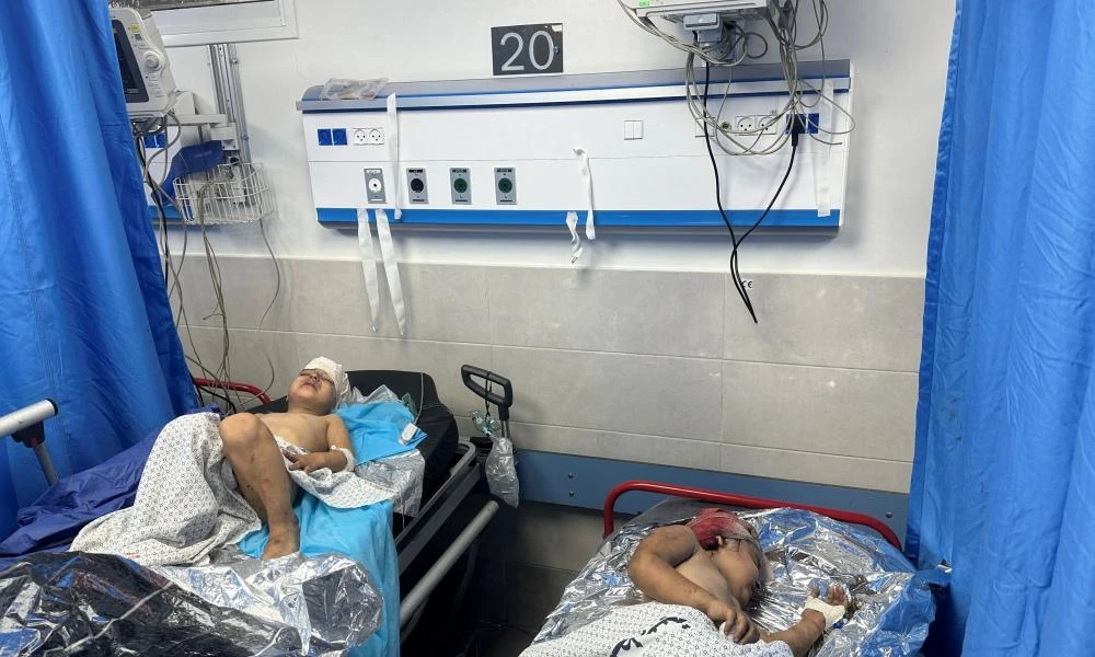 Αποκάλυψη σοκ για ισραηλινό νοσοκομείο: Παλαιστίνιοι δεμένοι με χειροπέδες και με πάνες στα κρεβάτια τους